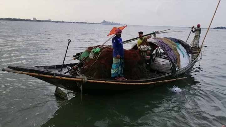 আনন্দের নৌ-ভ্রমণ